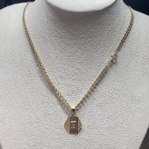 Vintage 10K Gold Initial “T” Pendant Necklace – 16.5” Curb Chain – 3.96mm – 7.3g